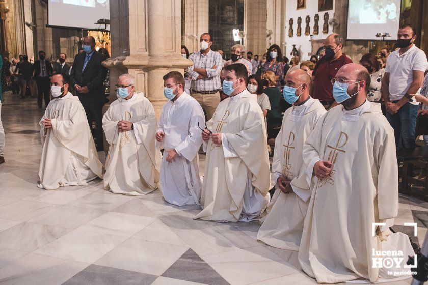 GALERÍA: Lucena celebra por segundo año un Corpus diferente, sin procesión en las calles, pero con niños de Primera Comunión en el templo de San Mateo