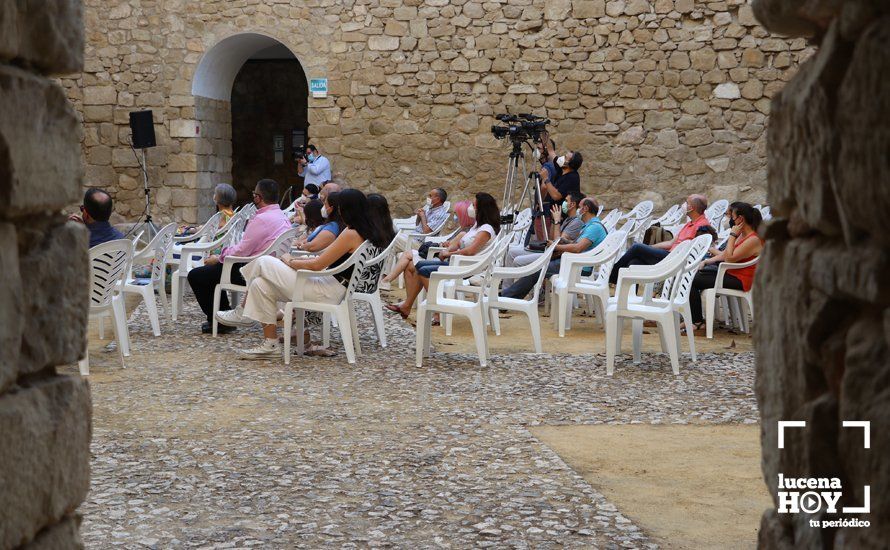 GALERÍA: De amor, mitología clásica y Gardel: El escritor lucentino Manuel Guerrero presentó ayer en el Castillo de Lucena sus tres últimos libros