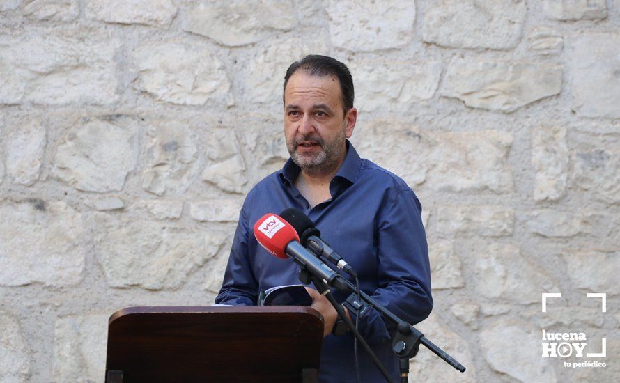 GALERÍA: De amor, mitología clásica y Gardel: El escritor lucentino Manuel Guerrero presentó ayer en el Castillo de Lucena sus tres últimos libros