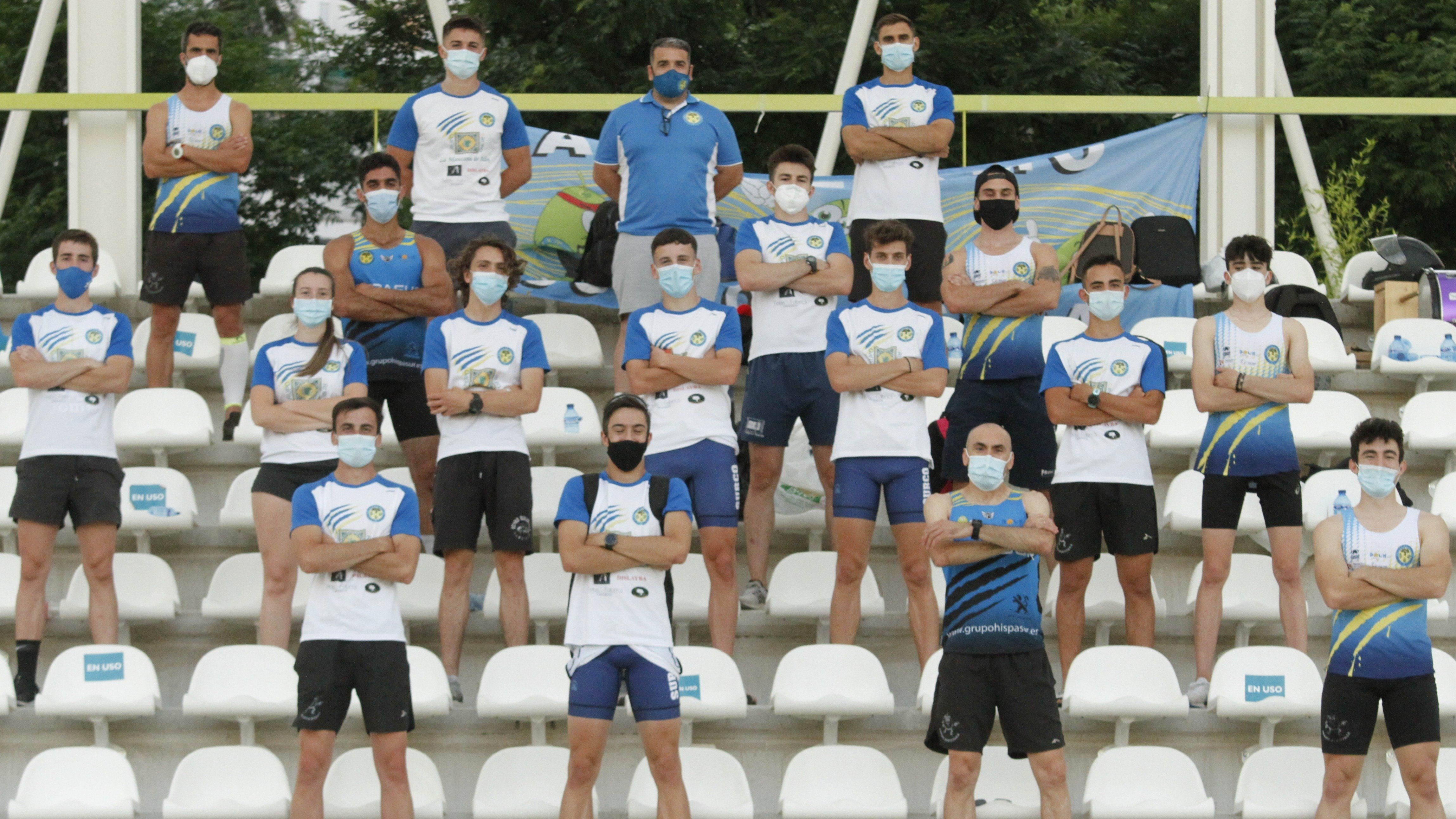  Equipo masculino tras lograr la permanencia en División de Honor 