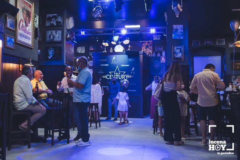 GALERÍA: Abre sus puertas Sala Century: Copas y cultura en un ambiente de cine y en pleno centro de Lucena