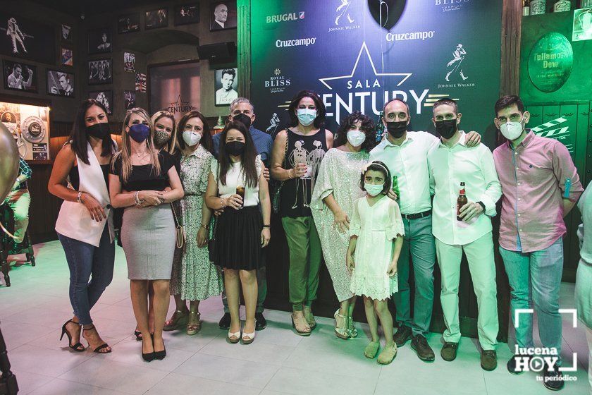 GALERÍA: Abre sus puertas Sala Century: Copas y cultura en un ambiente de cine y en pleno centro de Lucena