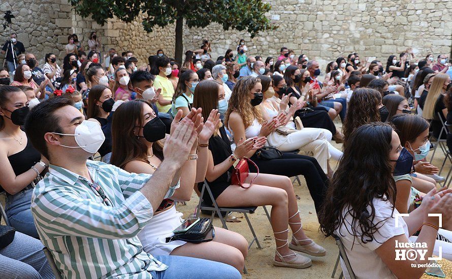 GALERÍA: Crespo debuta con lleno en su concierto en el patio del Castillo del Moral de Lucena