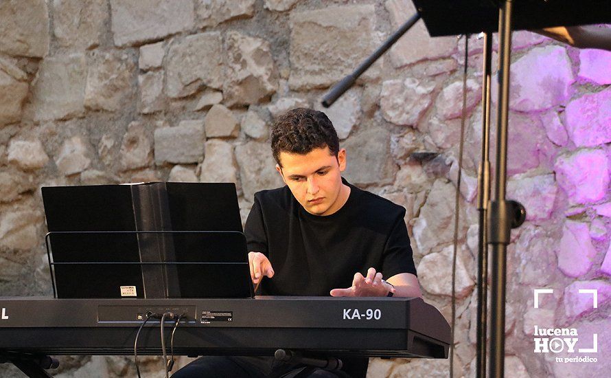 GALERÍA: Crespo debuta con lleno en su concierto en el patio del Castillo del Moral de Lucena GALERÍA: Crespo debuta con lleno en su concierto en el patio del Castillo del Moral de Lucena