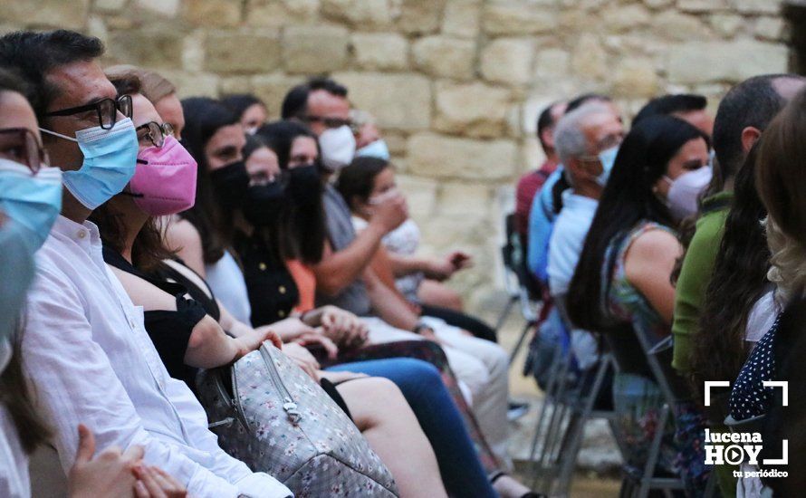 GALERÍA: Crespo debuta con lleno en su concierto en el patio del Castillo del Moral de Lucena