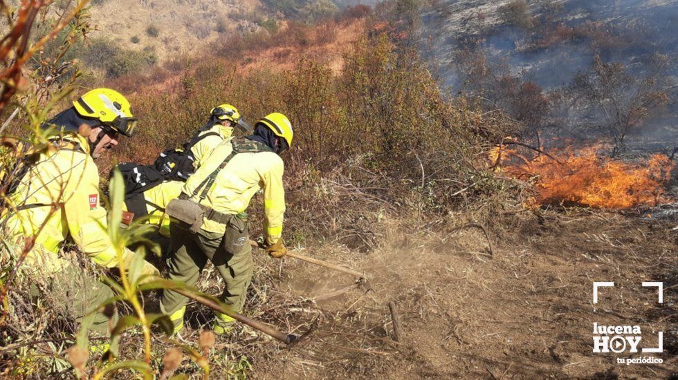  Trabajadores del Infoca en uno de los incendio de ayer. Foto: INFOCA 