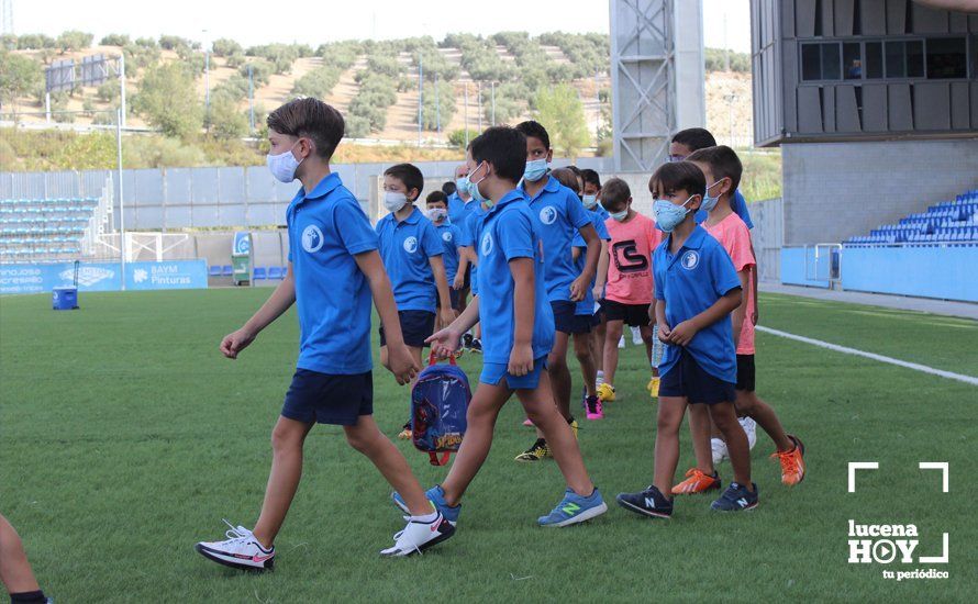 GALERÍA: Las fotos del Trofeo de Fútbol Juvenil "Torre del Moral" que se llevó el Cadiz frente al Sevilla y Atlético de Madrid y la presentación de los diferentes equipos del Lucecor