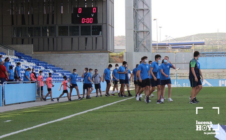 GALERÍA: Las fotos del Trofeo de Fútbol Juvenil "Torre del Moral" que se llevó el Cadiz frente al Sevilla y Atlético de Madrid y la presentación de los diferentes equipos del Lucecor