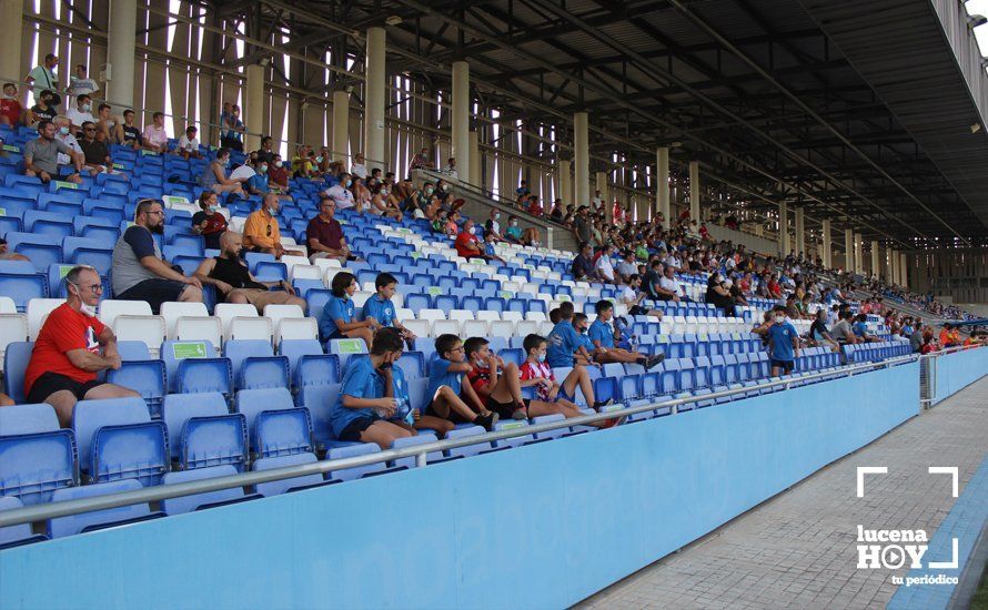 GALERÍA: Las fotos del Trofeo de Fútbol Juvenil "Torre del Moral" que se llevó el Cadiz frente al Sevilla y Atlético de Madrid y la presentación de los diferentes equipos del Lucecor