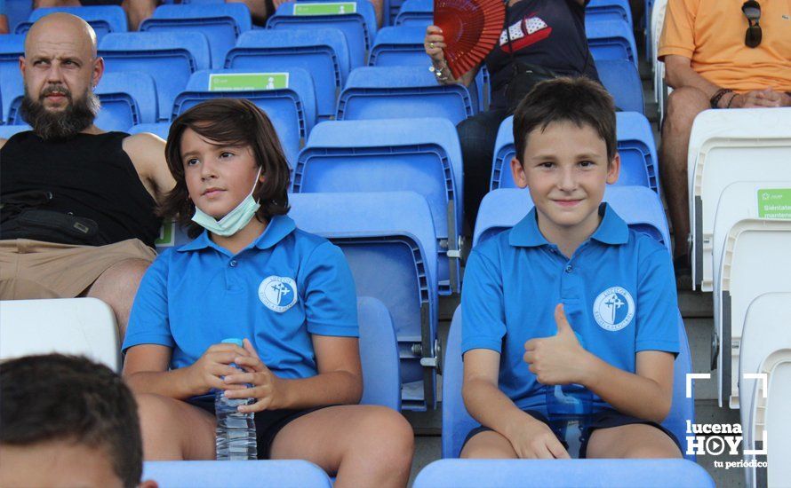 GALERÍA: Las fotos del Trofeo de Fútbol Juvenil "Torre del Moral" que se llevó el Cadiz frente al Sevilla y Atlético de Madrid y la presentación de los diferentes equipos del Lucecor