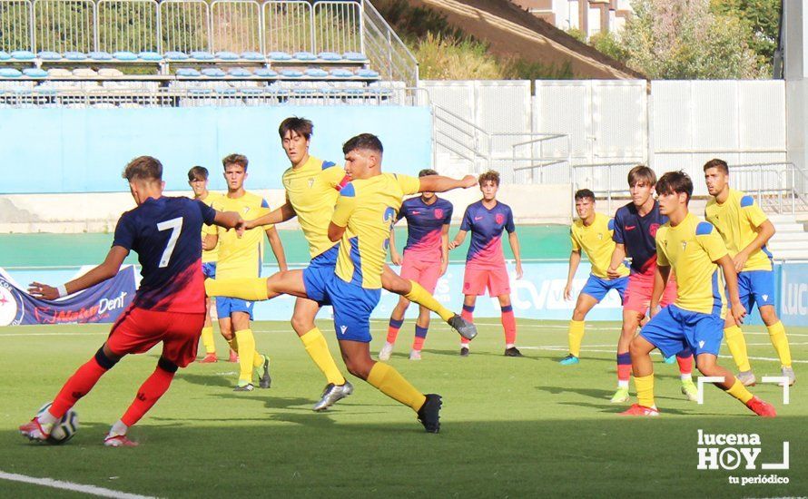 GALERÍA: Las fotos del Trofeo de Fútbol Juvenil "Torre del Moral" que se llevó el Cadiz frente al Sevilla y Atlético de Madrid y la presentación de los diferentes equipos del Lucecor