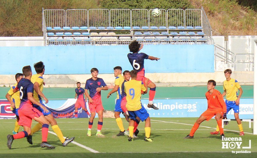 GALERÍA: Las fotos del Trofeo de Fútbol Juvenil "Torre del Moral" que se llevó el Cadiz frente al Sevilla y Atlético de Madrid y la presentación de los diferentes equipos del Lucecor