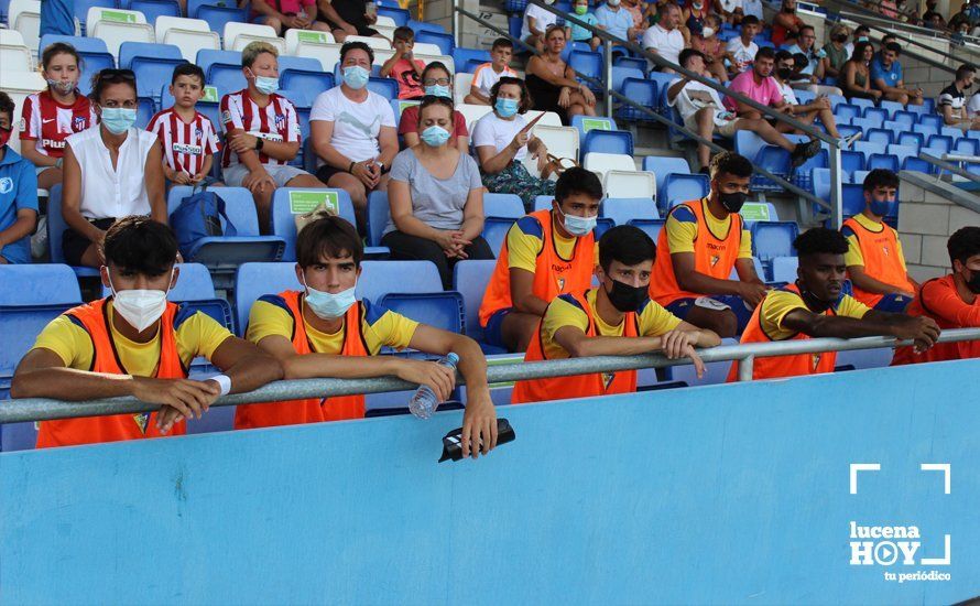 GALERÍA: Las fotos del Trofeo de Fútbol Juvenil "Torre del Moral" que se llevó el Cadiz frente al Sevilla y Atlético de Madrid y la presentación de los diferentes equipos del Lucecor