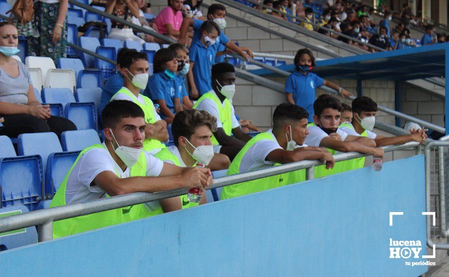 GALERÍA: Las fotos del Trofeo de Fútbol Juvenil "Torre del Moral" que se llevó el Cadiz frente al Sevilla y Atlético de Madrid y la presentación de los diferentes equipos del Lucecor