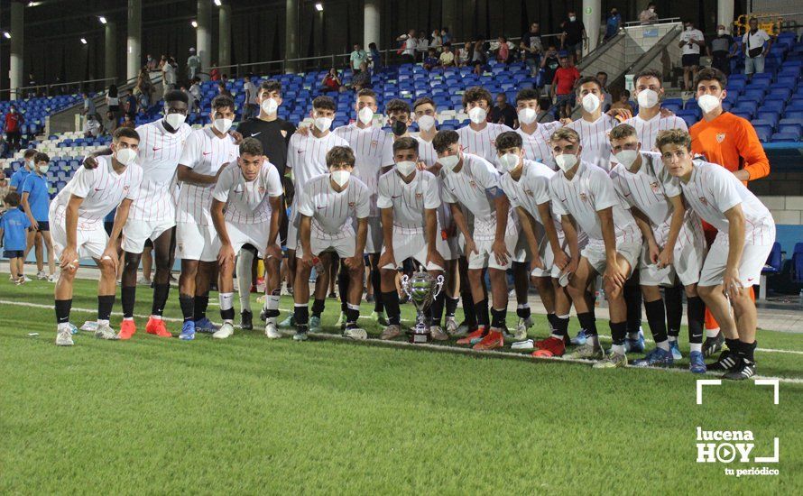 GALERÍA: Las fotos del Trofeo de Fútbol Juvenil "Torre del Moral" que se llevó el Cadiz frente al Sevilla y Atlético de Madrid y la presentación de los diferentes equipos del Lucecor