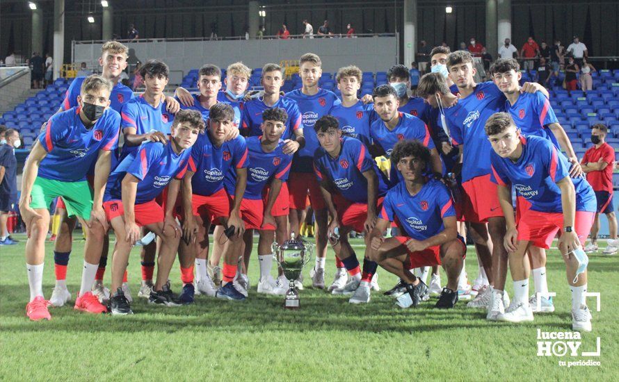 GALERÍA: Las fotos del Trofeo de Fútbol Juvenil "Torre del Moral" que se llevó el Cadiz frente al Sevilla y Atlético de Madrid y la presentación de los diferentes equipos del Lucecor