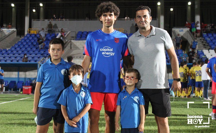 GALERÍA: Las fotos del Trofeo de Fútbol Juvenil "Torre del Moral" que se llevó el Cadiz frente al Sevilla y Atlético de Madrid y la presentación de los diferentes equipos del Lucecor GALERÍA: Las fotos del Trofeo de Fútbol Juvenil "Torre del Moral" que se llevó el Cadiz frente al Sevilla y Atlético de Madrid y la presentación de los diferentes equipos del Lucecor