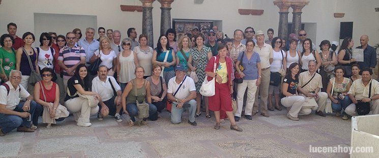  Un centenar de toledanos visitaron la Lucena judía 