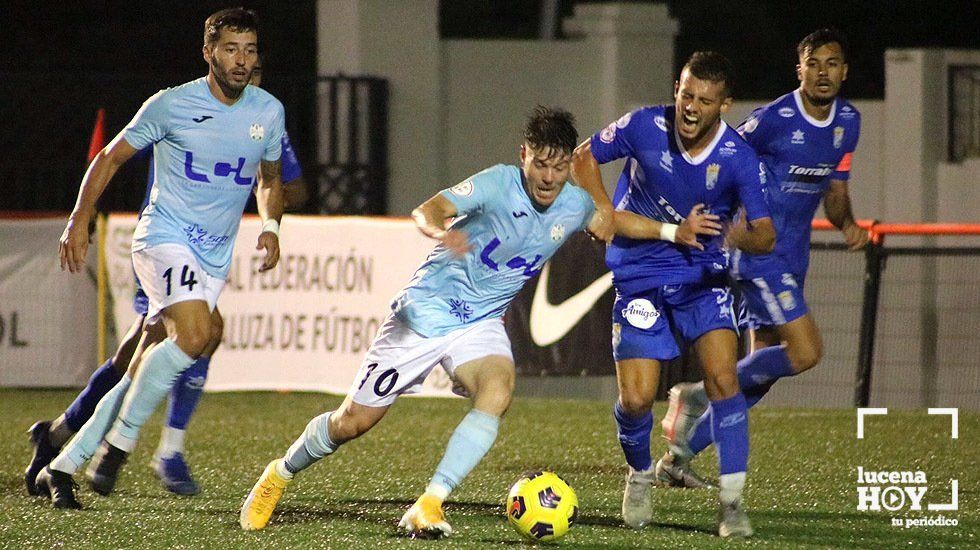  Un lance del partido entre Ciudad de Lucena y Xerez Deportivo disputado ayer. Foto: RFAF 