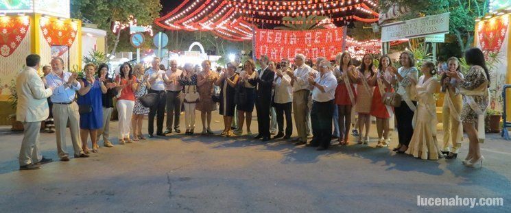  El encendido del alumbrado marca el inicio de la feria del Valle 