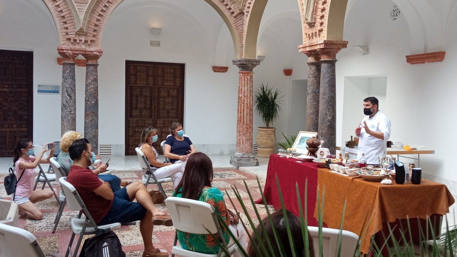  Taller de 'Sabores de Sefarad' a cargo de Javier Zafra en el Palacio de los Condes de Santa Ana 