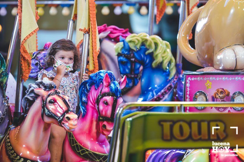 GALERÍA: FERIA DEL VALLE 2021: Las mejores imágenes de una feria de noche de contrastes en Lucena