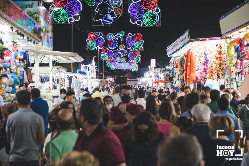 GALERÍA: FERIA DEL VALLE 2021: Las mejores imágenes de una feria de noche de contrastes en Lucena