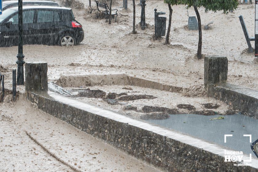 GALERÍA: Lucena intenta recuperar la normalidad tras el desastre que deja la tormenta. Las fotos de otra tromba de agua histórica y sus efectos