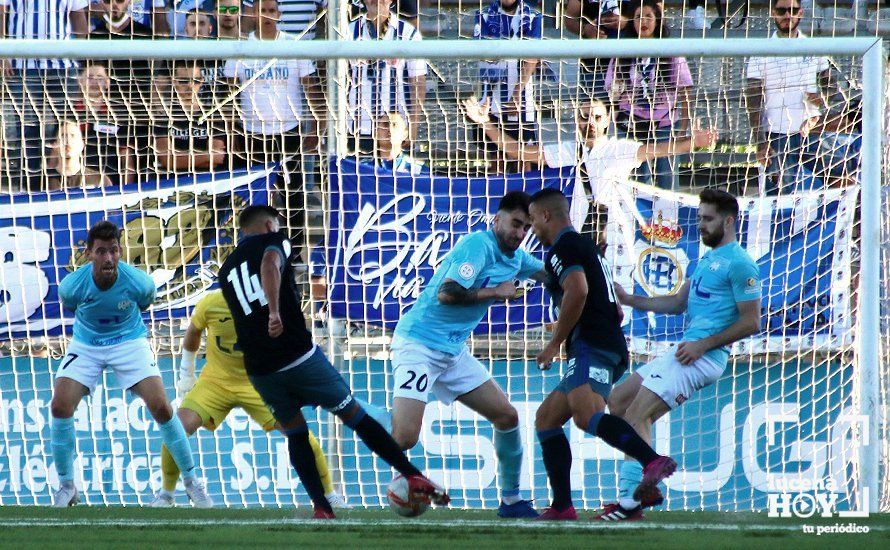 GALERÍA: Empate entre Ciudad de Lucena y Recreativo de Huelva y primer punto para los celestes en un gran partido (1-1). Las fotos del choque