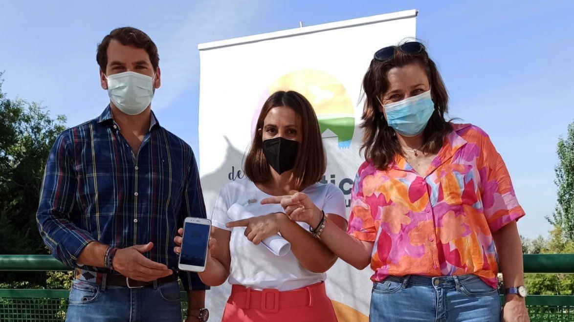  Autoridades durante el acto de presentación de la aplicación móvil 'Destino Subbética' 