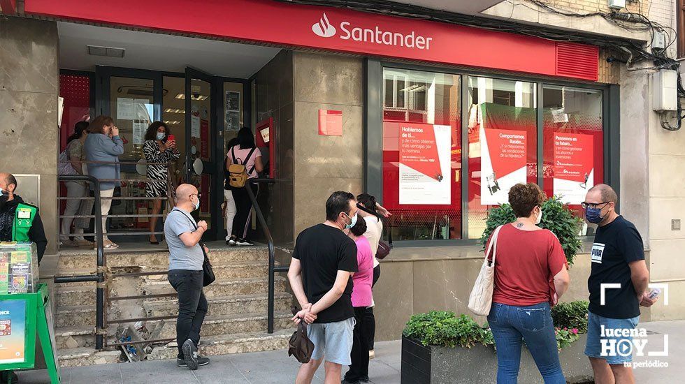  Los seis escalones de la oficina del Banco de Santander que incumplen la normativa de accesibilidad 