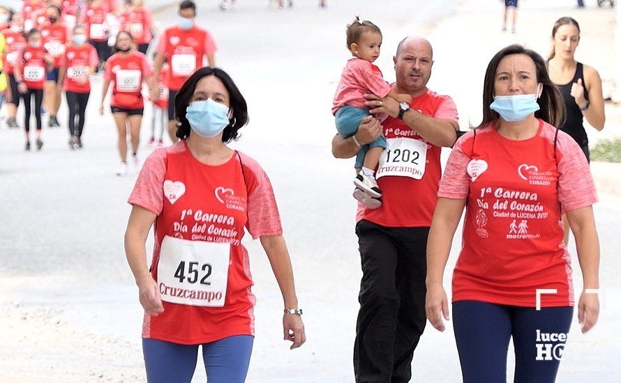 GALERÍA: Una marcha de carácter familiar y solidario ha completado la I Carrera Popular "Día del Corazón" celebrada este domingo