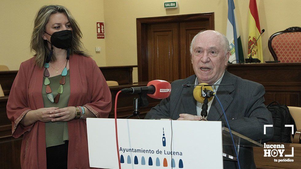  Carmen Gallardo y Antonio Cruz Casado durante la presentación de las jornadas 