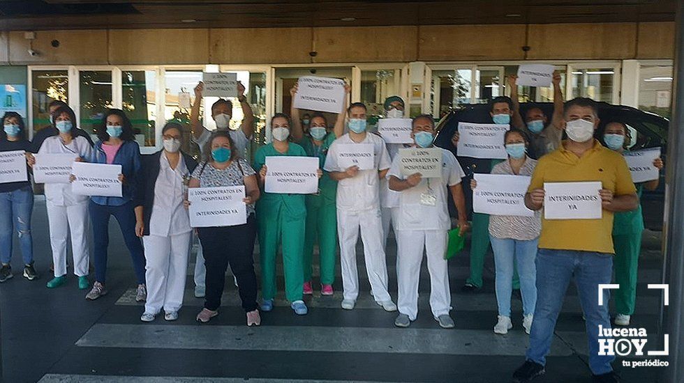  Manifestación de personal sanitario esta mañana a las puertas del hospital egabrense 