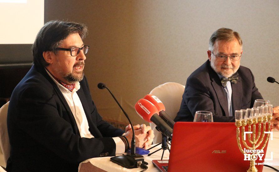  Mario Flores y José Calvo durante la presentación de la novela 