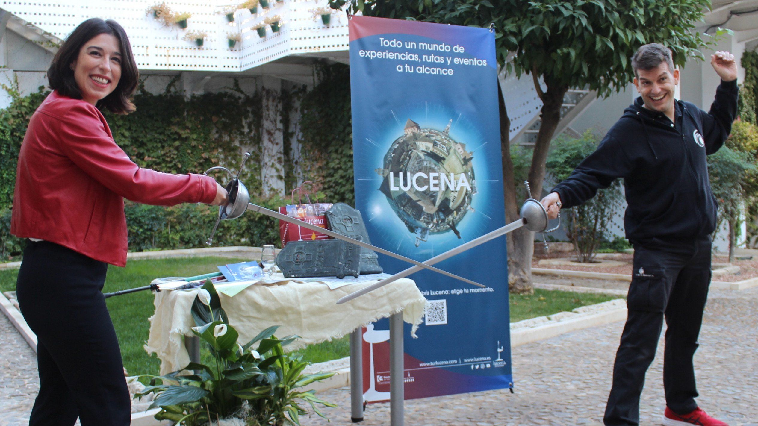  Teresa Alonso y José Luis Pineda durante la presentación de las actividades turísticas para las próximas semanas 