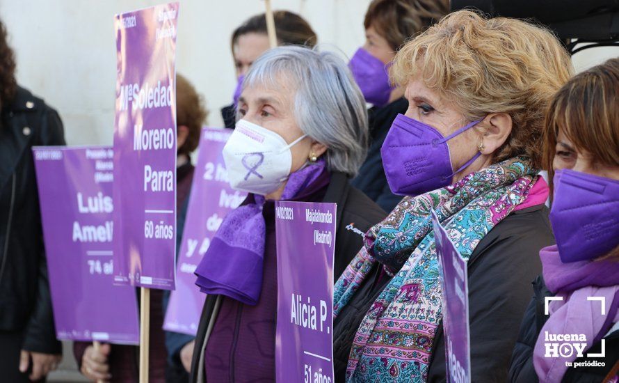 GALERÍA / 25N: Lucena recuerda a las mujeres asesinadas y los huérfanos que deja la violencia de género