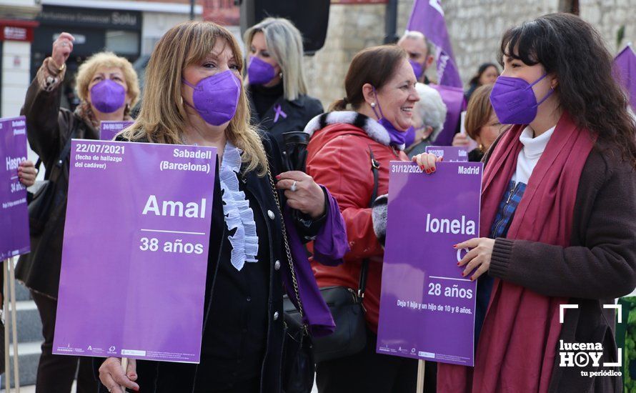 GALERÍA / 25N: Lucena recuerda a las mujeres asesinadas y los huérfanos que deja la violencia de género