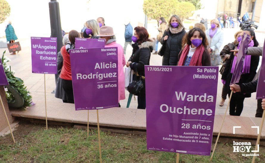 GALERÍA / 25N: Lucena recuerda a las mujeres asesinadas y los huérfanos que deja la violencia de género