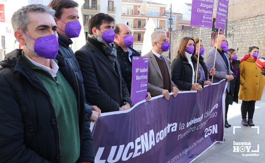 GALERÍA / 25N: Lucena recuerda a las mujeres asesinadas y los huérfanos que deja la violencia de género