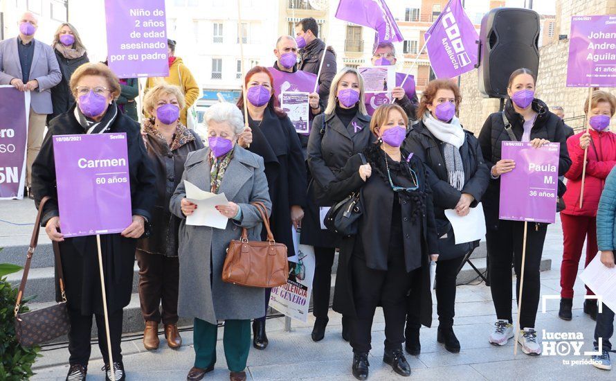 GALERÍA / 25N: Lucena recuerda a las mujeres asesinadas y los huérfanos que deja la violencia de género GALERÍA / 25N: Lucena recuerda a las mujeres asesinadas y los huérfanos que deja la violencia de género