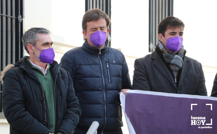 GALERÍA / 25N: Lucena recuerda a las mujeres asesinadas y los huérfanos que deja la violencia de género