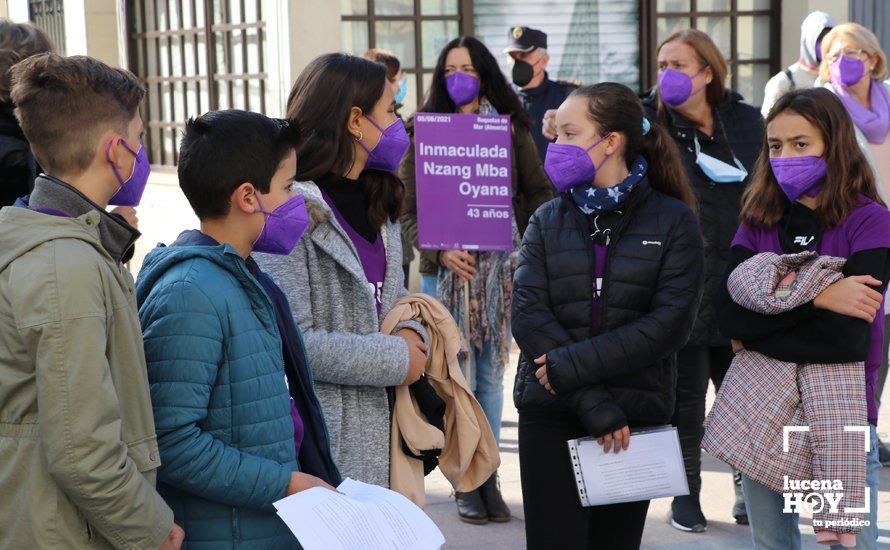 GALERÍA / 25N: Lucena recuerda a las mujeres asesinadas y los huérfanos que deja la violencia de género