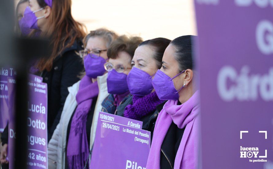 GALERÍA / 25N: Lucena recuerda a las mujeres asesinadas y los huérfanos que deja la violencia de género