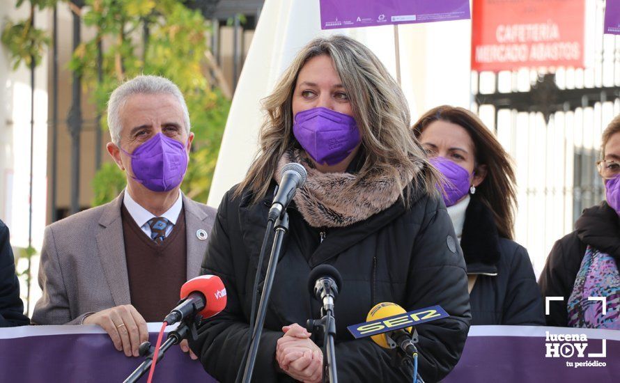 GALERÍA / 25N: Lucena recuerda a las mujeres asesinadas y los huérfanos que deja la violencia de género