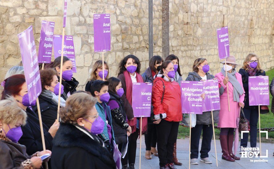 GALERÍA / 25N: Lucena recuerda a las mujeres asesinadas y los huérfanos que deja la violencia de género