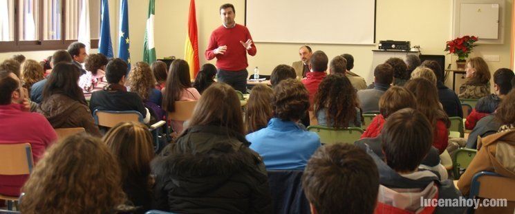  Antonio Maillo habla en el 'Sierra de Aras' de la Constitución 