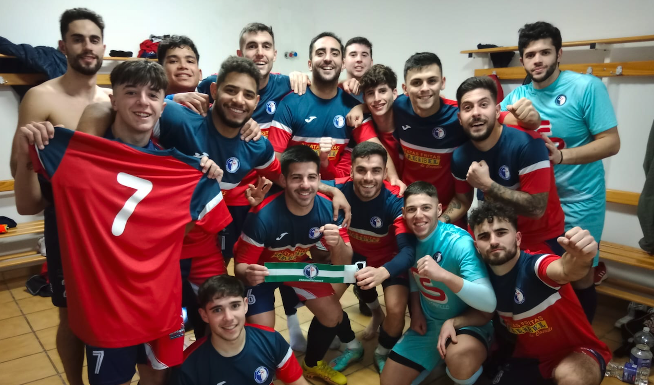 Jugadores del CD Lucecor festejan el triunfo