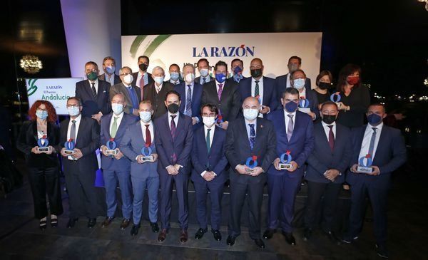  Foto de familia de los III Premios Andalucía. Foto: La Razón 