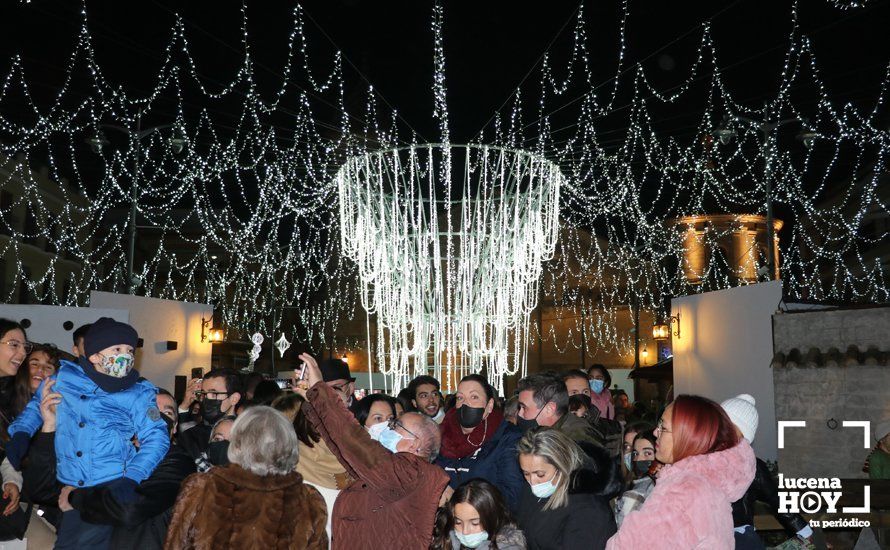  Encendido del alumbrado especial de las fiestas navideñas en la Plaza Nueva 